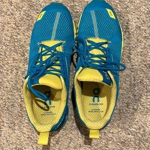 EUC On Cloudflyer running shoes women's sz 9 M